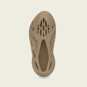 Yeezy Foam RNR size 7
